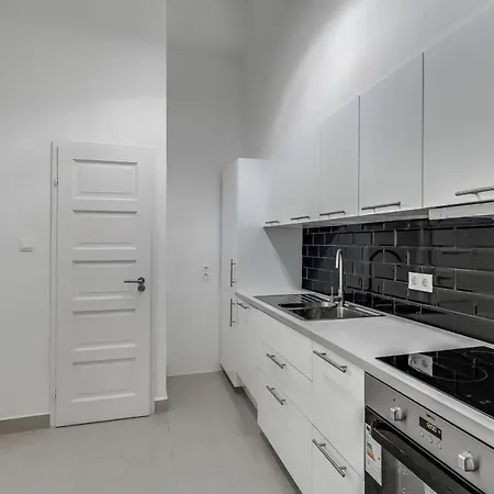 Pelicanstay At 5th District *
